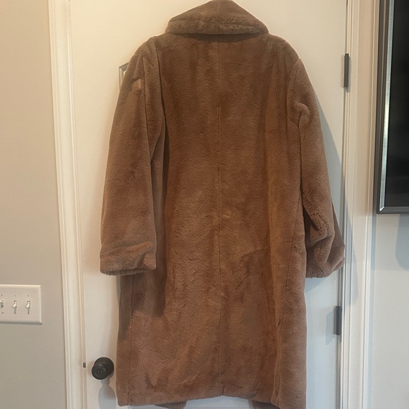 ALO Yoga Women's Oversized Faux Fur Trench - Picture 4 of 5